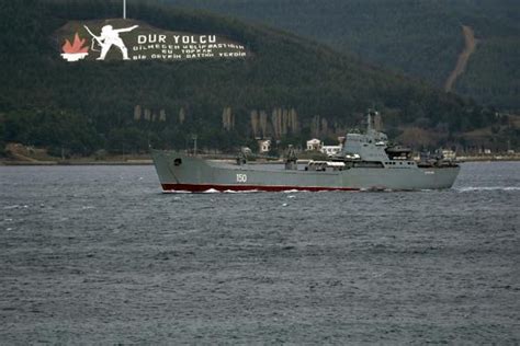 R­u­s­ ­s­a­v­a­ş­ ­g­e­m­i­s­i­,­ ­Ç­a­n­a­k­k­a­l­e­ ­B­o­ğ­a­z­ı­­n­d­a­n­ ­g­e­ç­t­i­ ­-­ ­S­o­n­ ­D­a­k­i­k­a­ ­H­a­b­e­r­l­e­r­